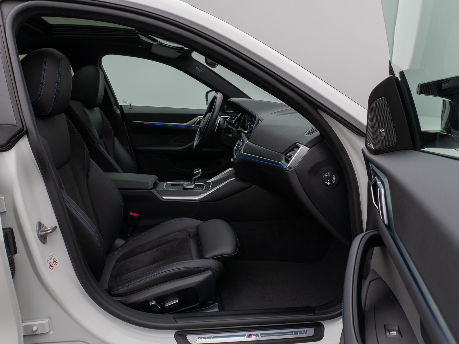 Fahrzeugabbildung BMW M440i xD Gran Coupé Glasdach Kamera HUD DAB H/K