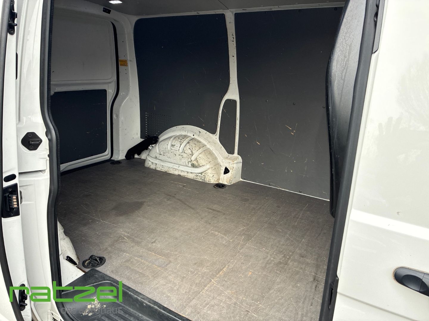 Fahrzeugabbildung Volkswagen T6.1 Kasten KR 2.0 TDI AHK DAB Parklenkass. Notb