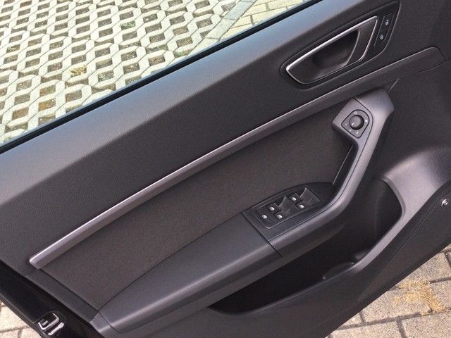Fahrzeugabbildung SEAT Ateca TSI FR DSG LED AHK Navi VC ACC RFK beats S