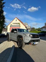 Nissan Frontier Crew Cab Pro4X AT - Nissan Frontier Gebrauchtwagen