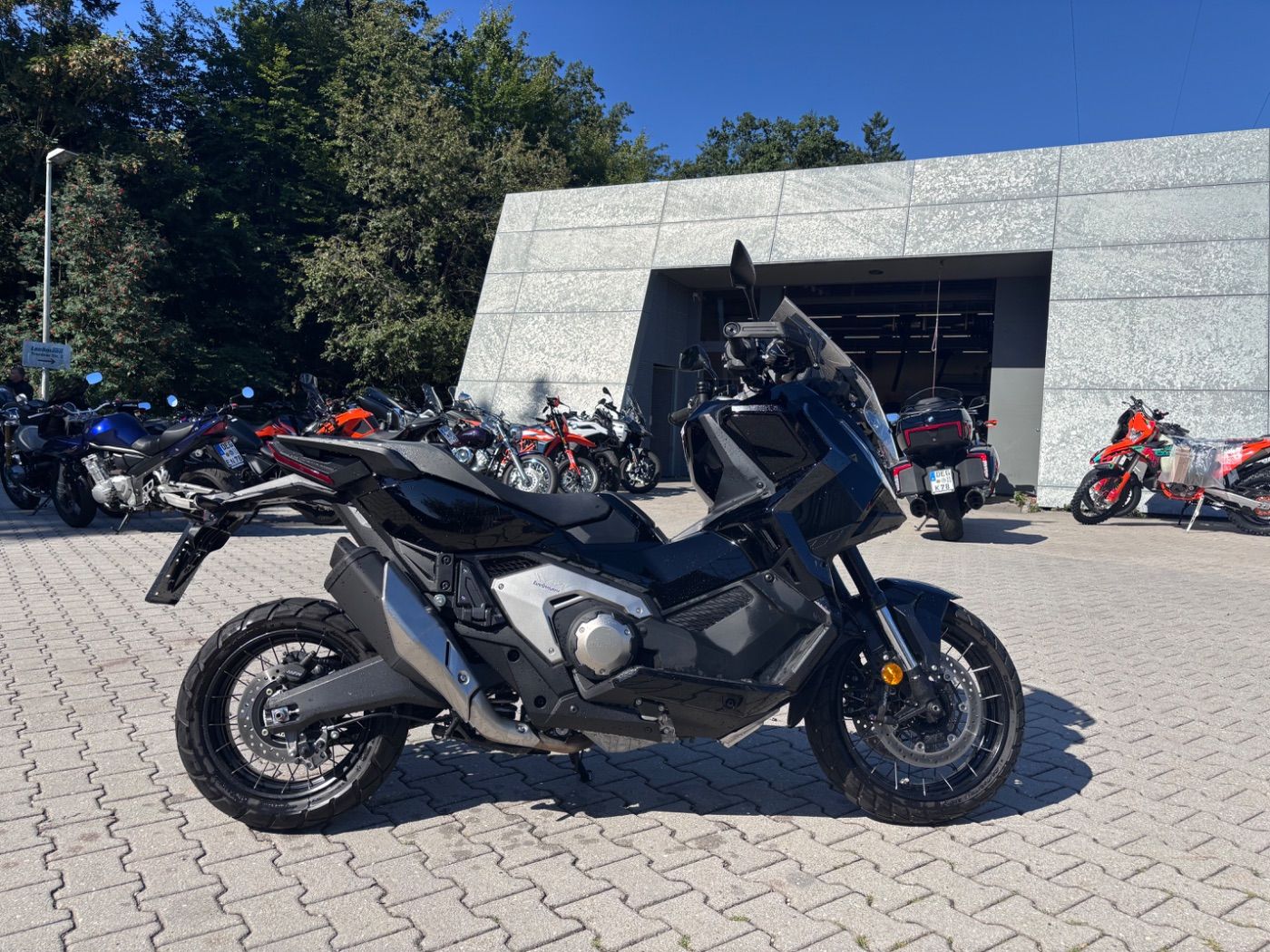 Fahrzeugabbildung Honda ADV 750 - X-ADV 2026, Griffheizung, Zubehör,