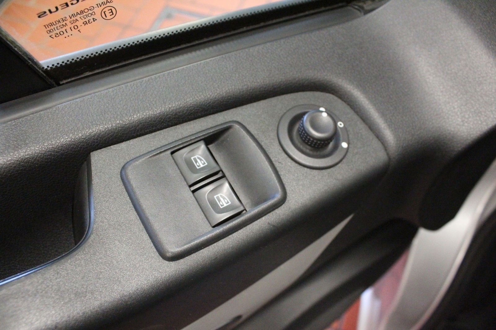 Fahrzeugabbildung Renault Trafic Combi dci 125 Expression*9-Sitzer*Navi*AH