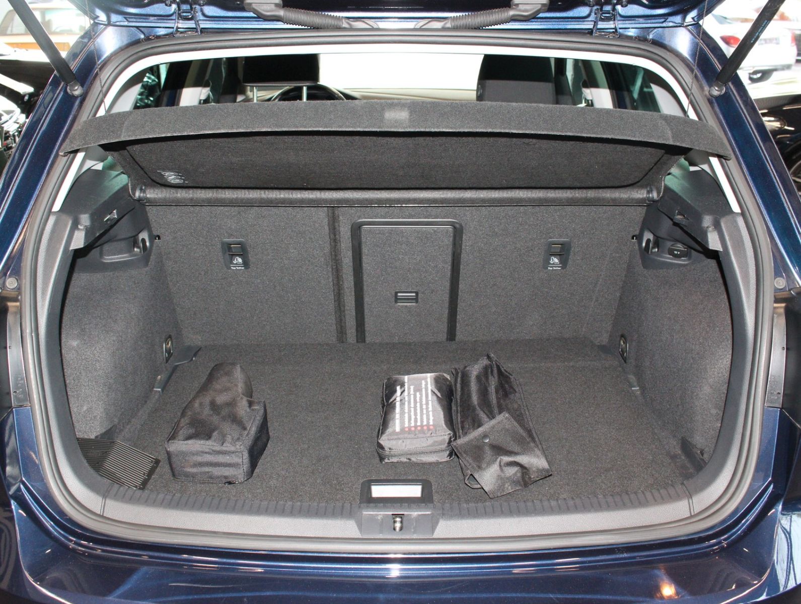 Fahrzeugabbildung Volkswagen Golf 1.4 TSI BMT Highline*Navi*Bi-Xenon*PDC