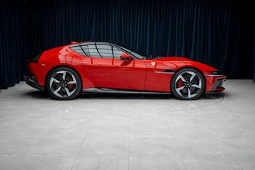 2025 Ferrari 12CILINDRI 照片 6