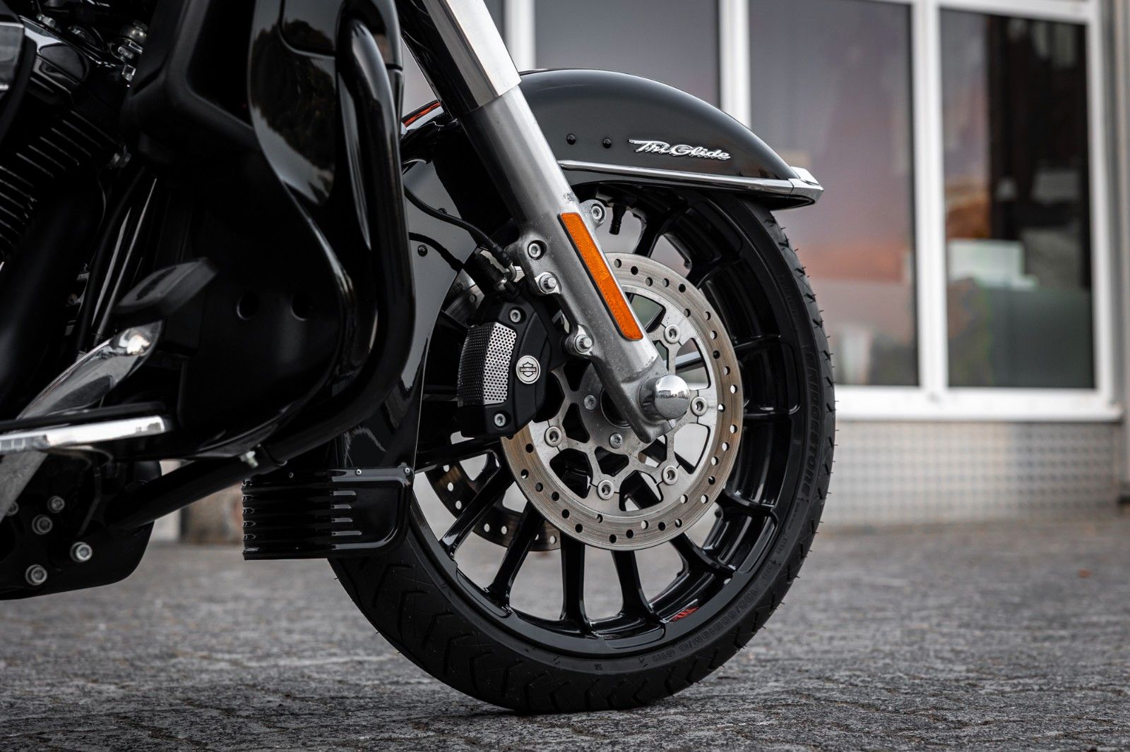 Fahrzeugabbildung Harley-Davidson TRI GLIDE ULTRA TRIKE - JEKILL&HYDE H-D ROULETTE