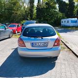 Nissan Almera - Nissan Almera: Von Privat