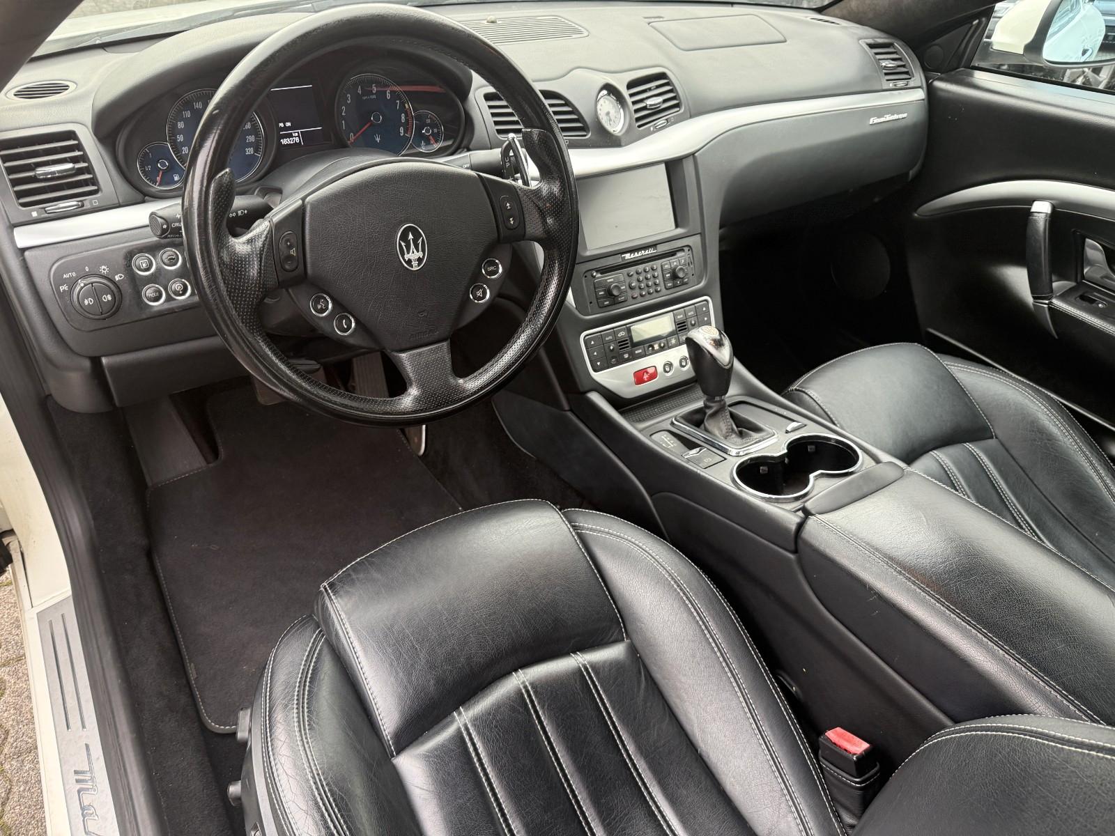 MASERATI GRANTURISMO - 4,2 - 405 CV - XENON - BVA - ALCANTARA