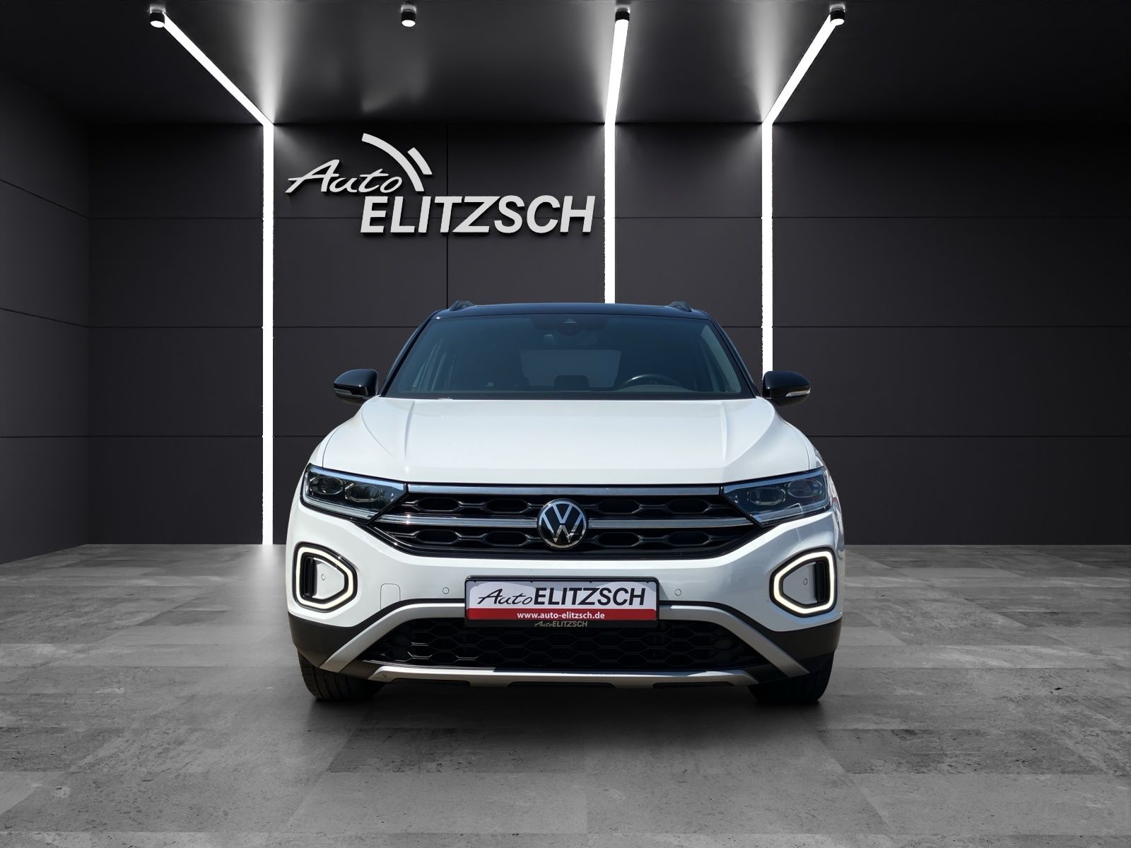 Fahrzeugabbildung Volkswagen T-Roc Style TDI LED+ ACC 18" SHZ RearView WeConn