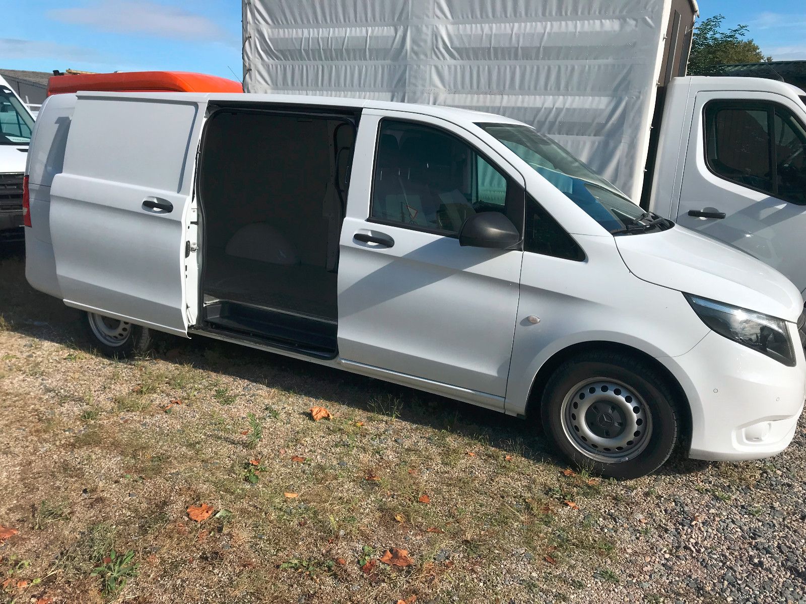 Fahrzeugabbildung Mercedes-Benz Vito Kasten 114 RWD extrala,Automatic,90910Km