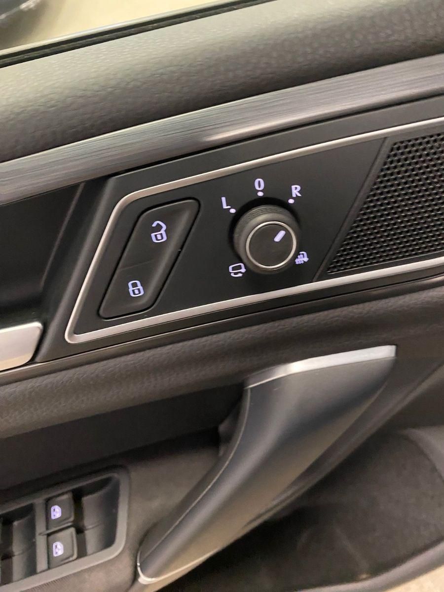 Fahrzeugabbildung Volkswagen Golf Sportsvan 1.5 TSI ACT Comfortline+DSG+ACC+
