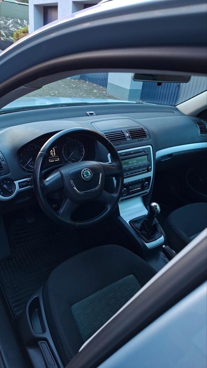Skoda Octavia 2010 — photo 13