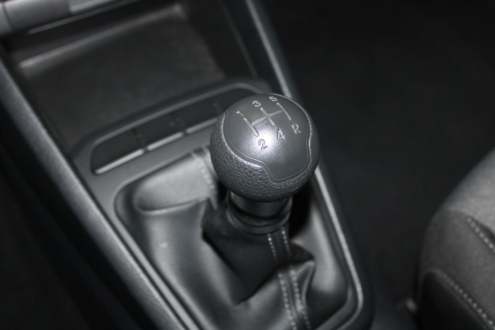 Fahrzeugabbildung Kia Stonic KLIMA NAVI Kamera PDC DAB usw. 1.Hand