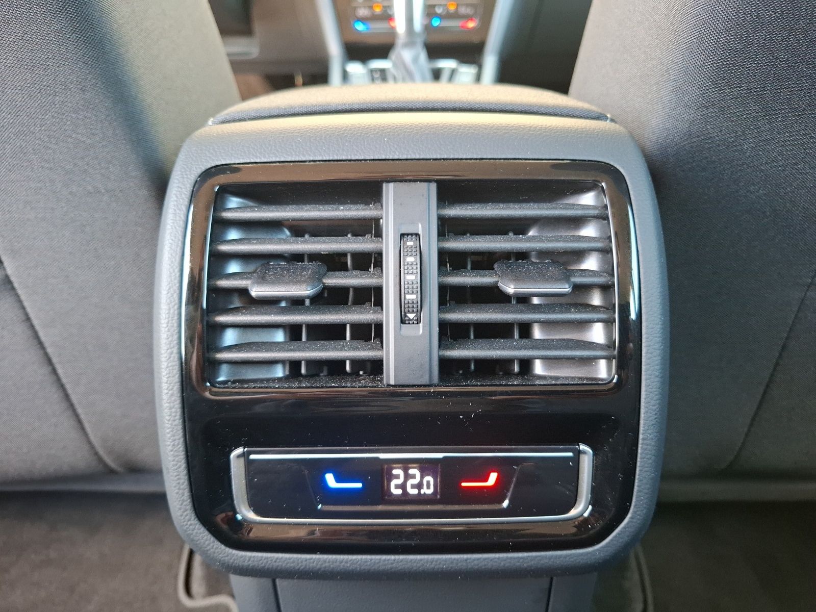 Fahrzeugabbildung Volkswagen Passat Variant GTE LED Navi ACC RFK SH LM
