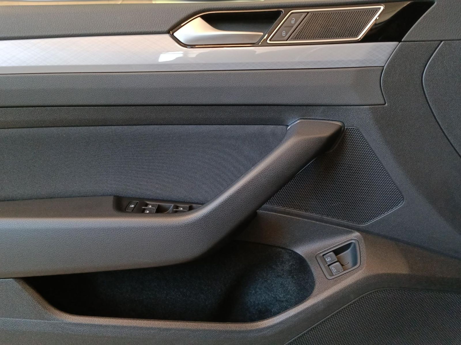 Volkswagen Passat Variant - Bild 17