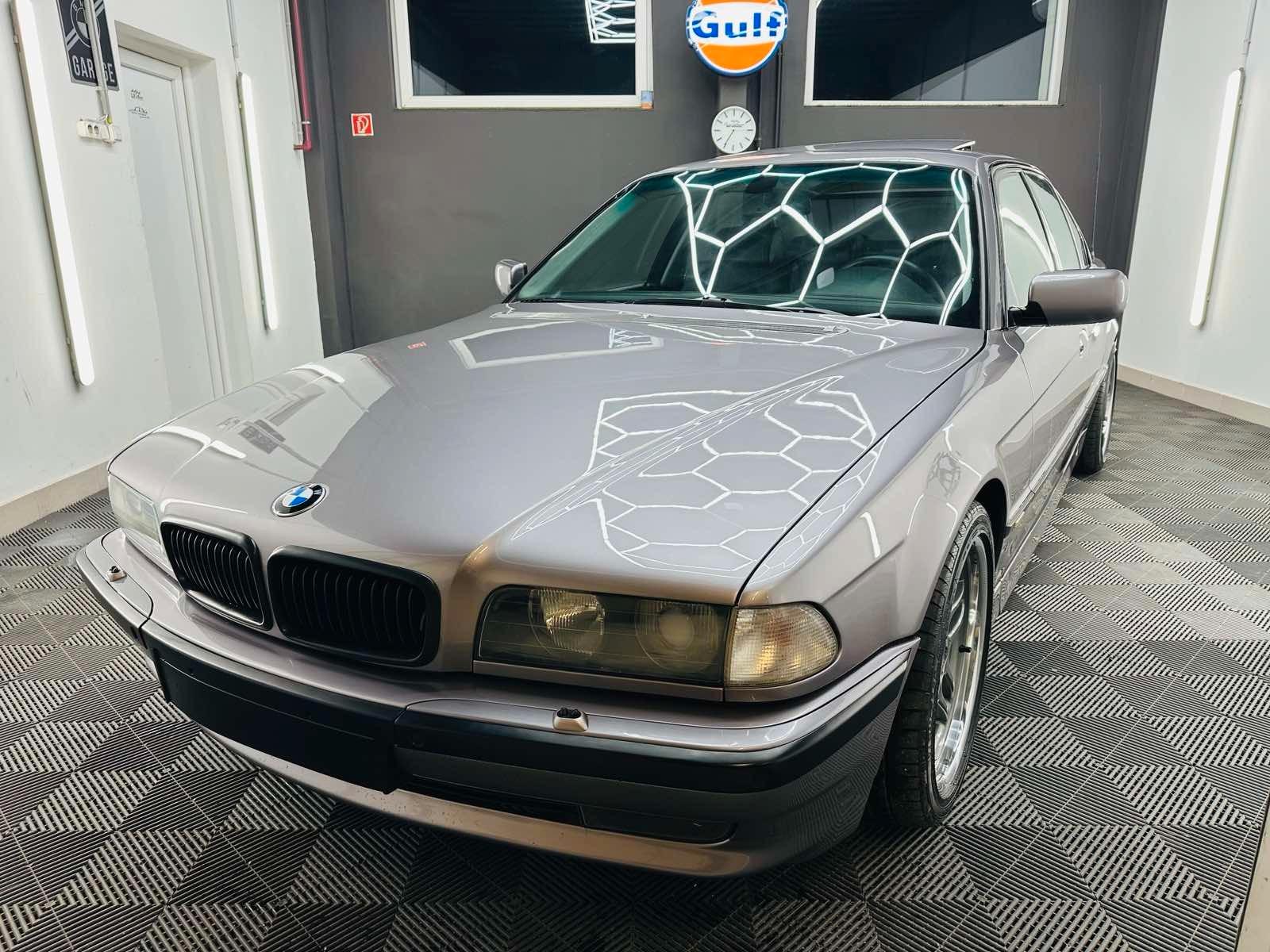 BMW 750i