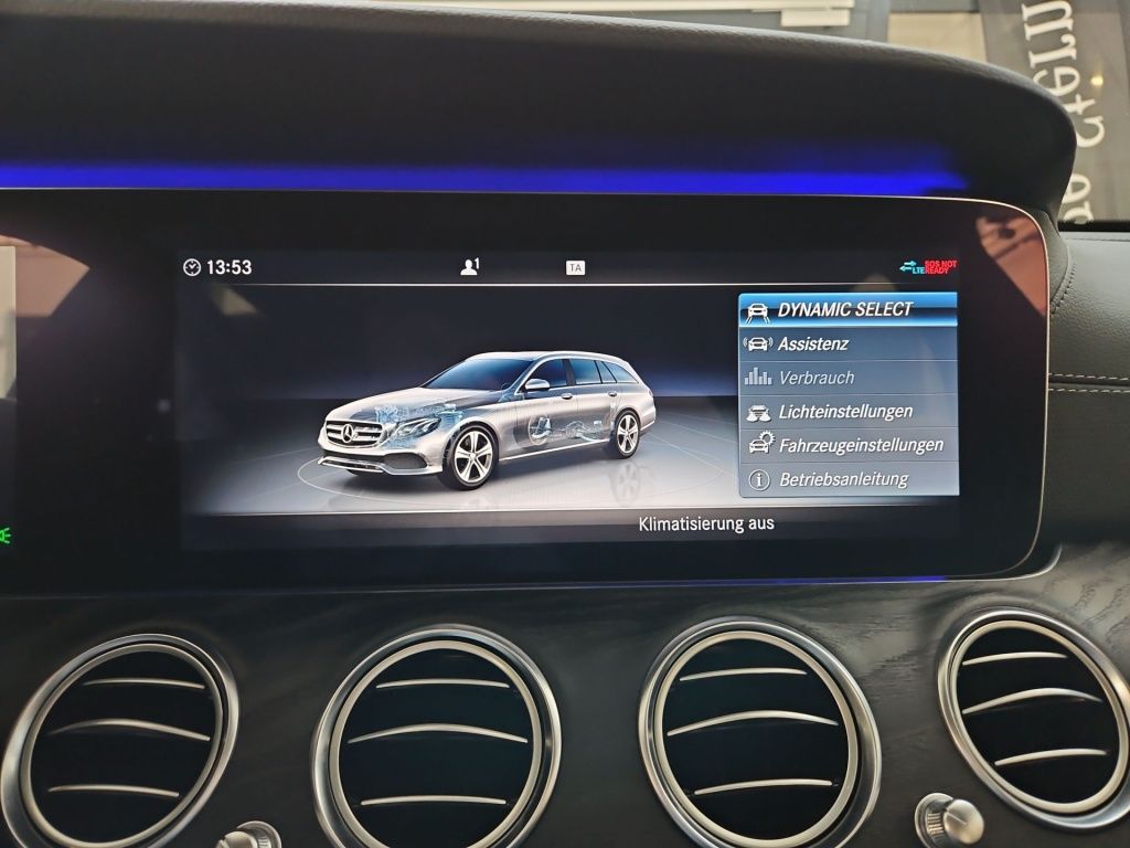 Fahrzeugabbildung Mercedes-Benz E 200 T AMG AHK Totwi. Multibeam Burm. Sport KAM