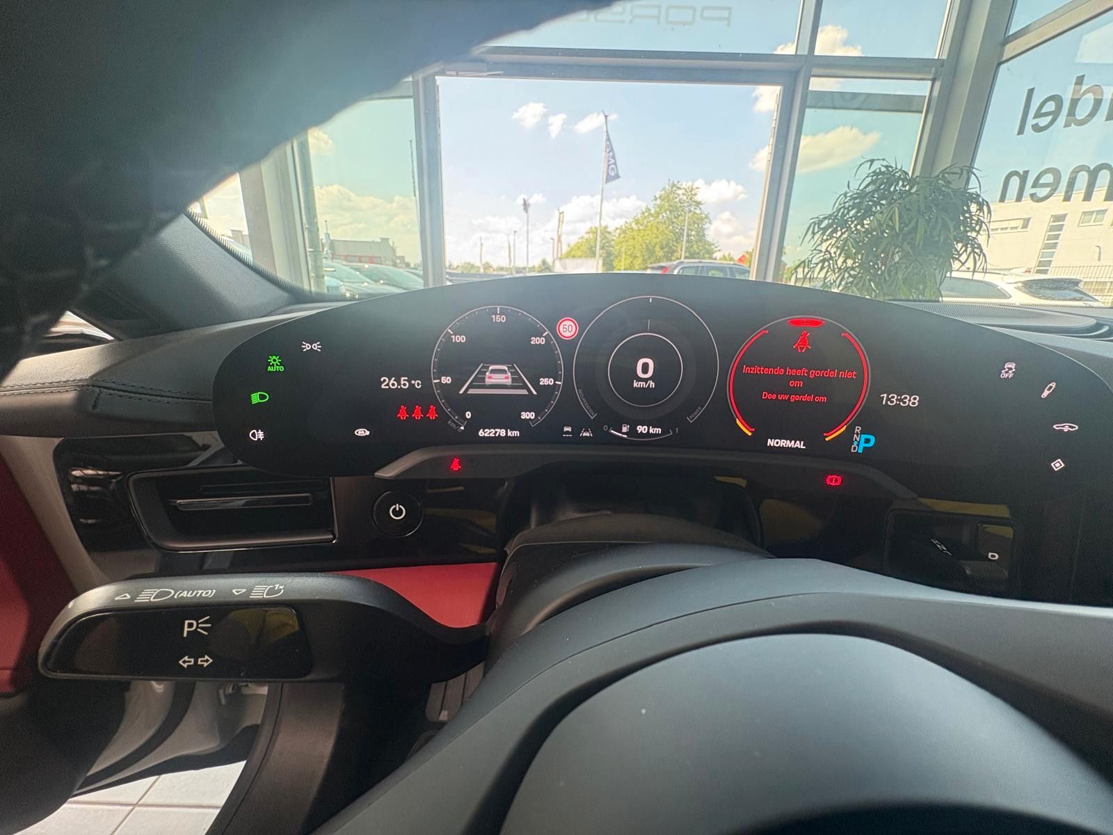 Fahrzeugabbildung Porsche Taycan Basis volleder, panodach,acc,memory ,bose