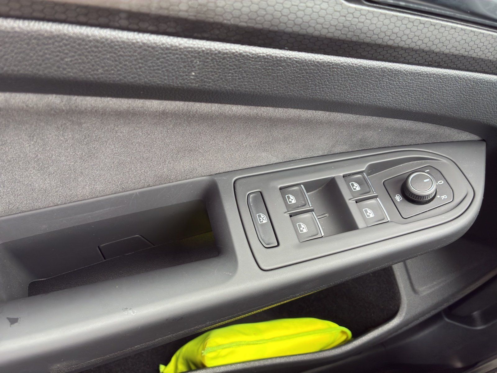 Fahrzeugabbildung Volkswagen Golf VIII GTI 2.0 TSI DSG.RF-Kamera.Navi.SH.Keyl