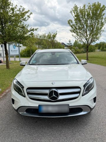 MERCEDES-BENZ GLA 180
