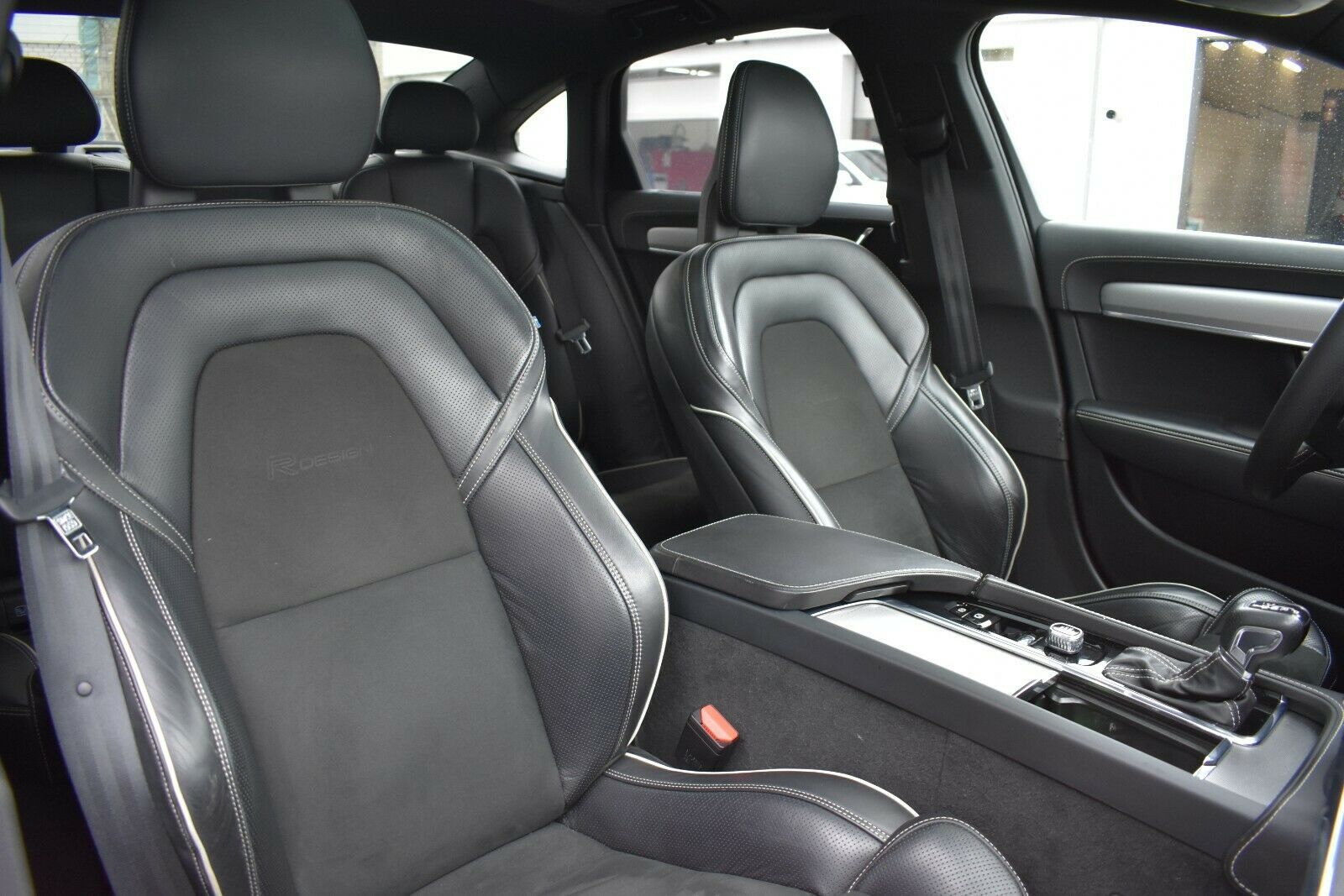 Fahrzeugabbildung Volvo S90 D5 R-Design AWD Navi*Pano*RFK*HU*MIETKAUF