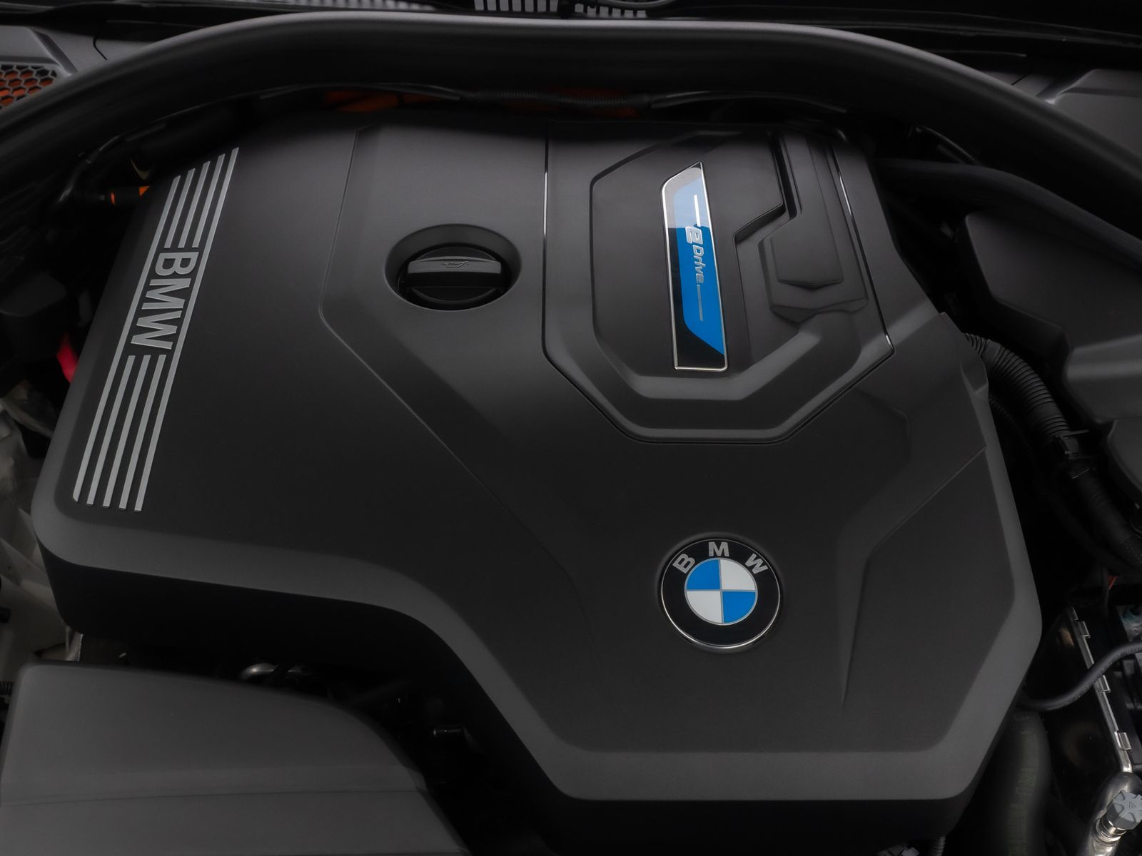 Fahrzeugabbildung BMW 330e xD Sport Line Alarm HUD DAB Panorama HiFi