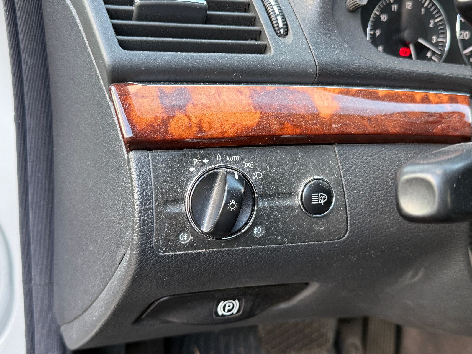 Fahrzeugabbildung Mercedes-Benz E 320 CDI Elegance Aut AHK GRA Xenon Navi H/K