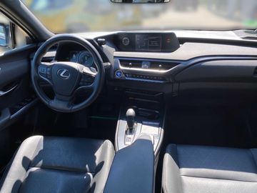 Lexus UX - 8
