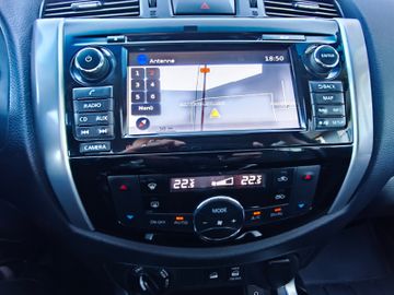 Nissan Navara Tekna Double Cab 4x4*Leder*LED*AHK*SSD*