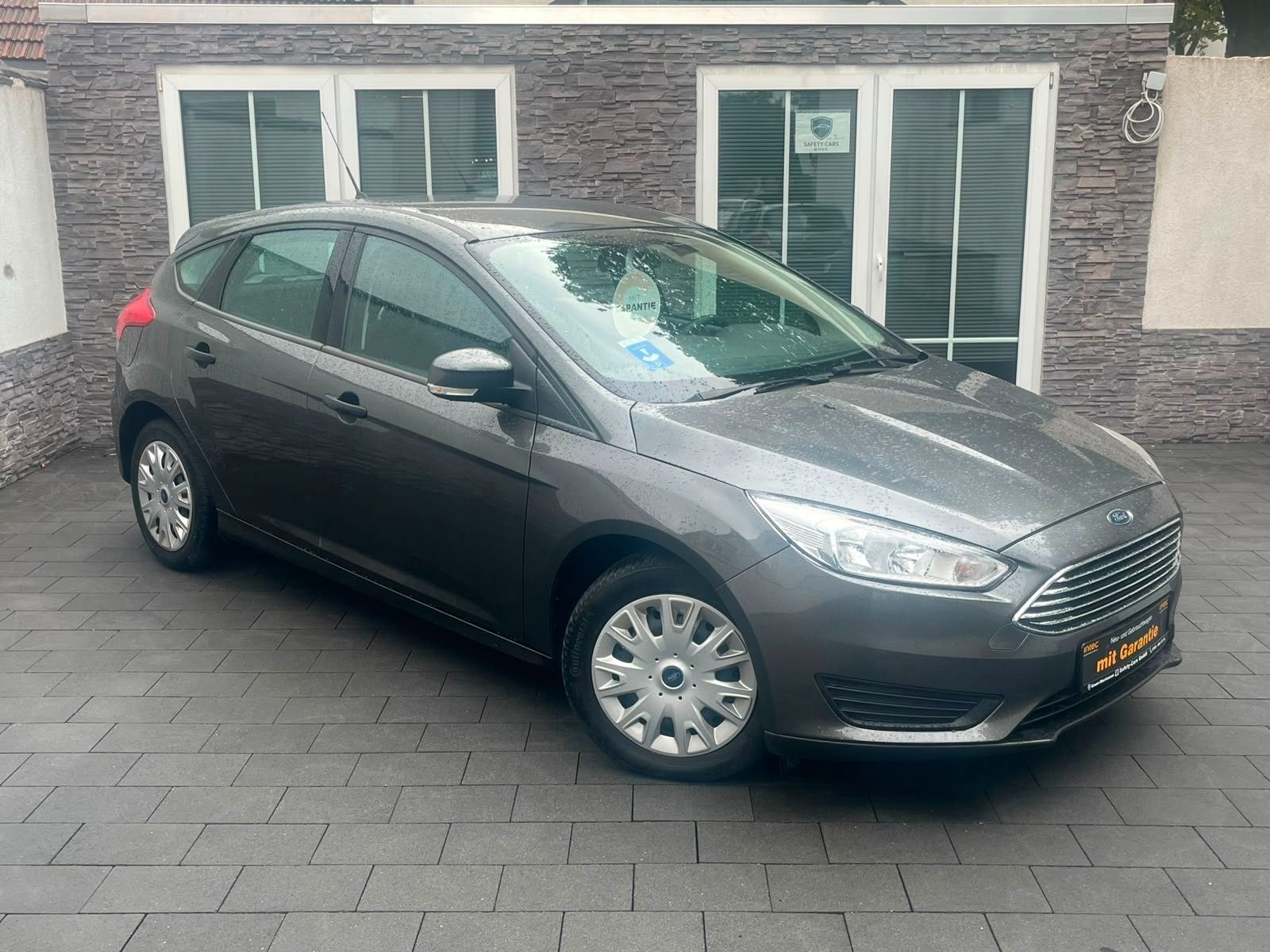 Ford Focus - 1