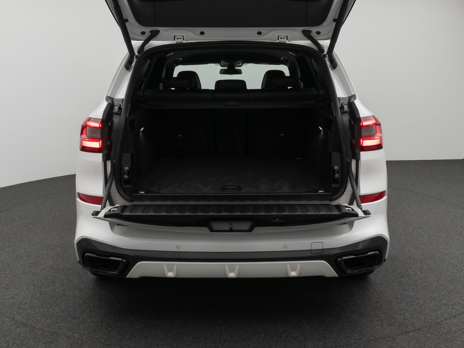 Fahrzeugabbildung BMW X5 M50i H/K DAB Laser 360°Alarm Belüftung 22Zoll