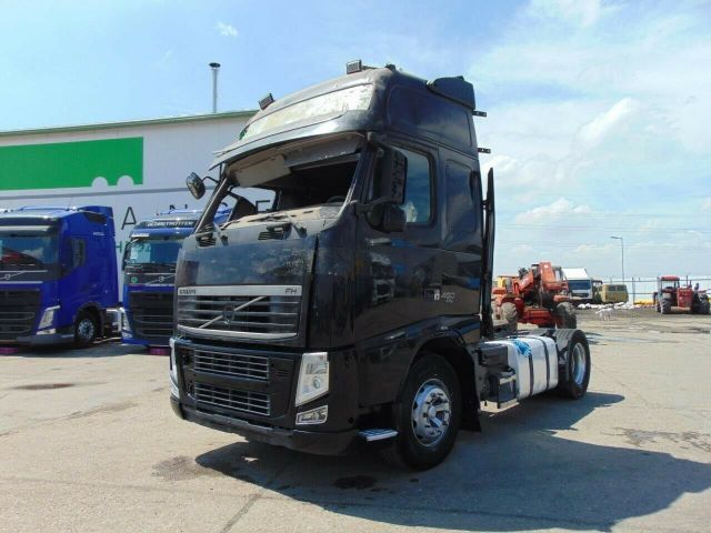 Volvo FH 13.460, automatic,damaged cabine, EEV, 931