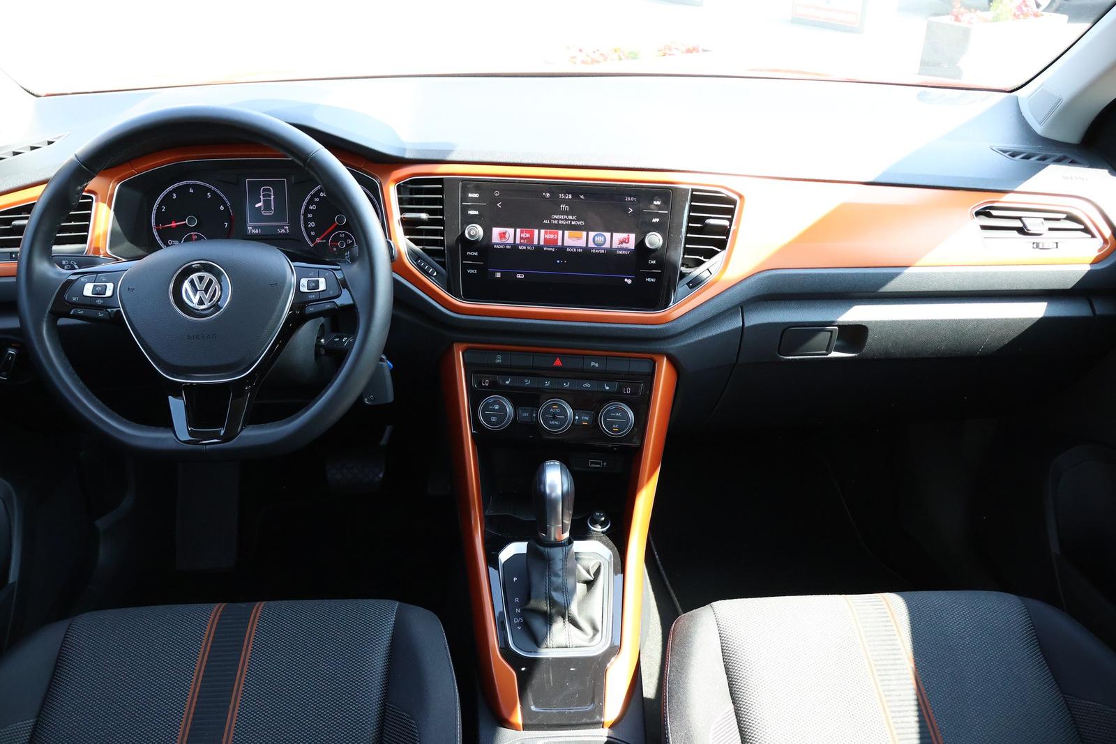 Volkswagen T-Roc 1.5 16V TSI Basis LED Sitzheizung DAB PDC