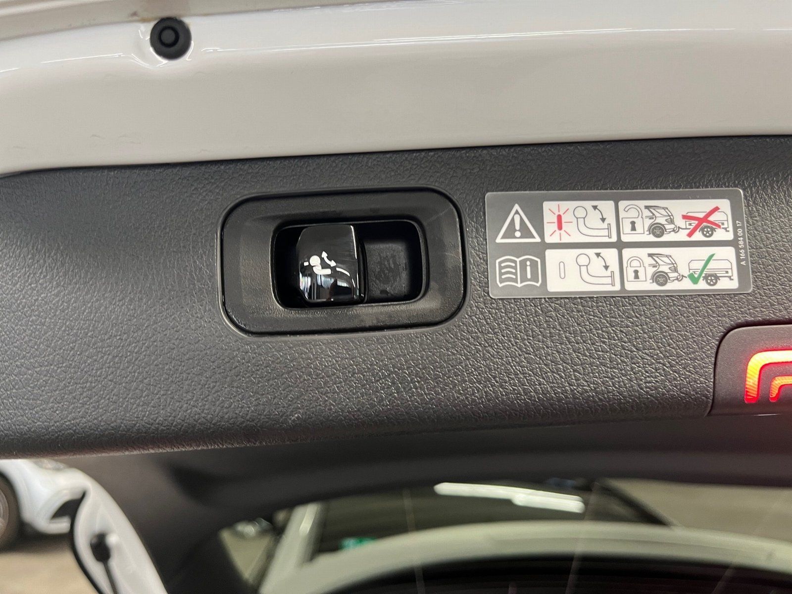 Fahrzeugabbildung Mercedes-Benz C 200 T AMG PLUs*Pano*HUD*AHK*Distro*Night*360°*