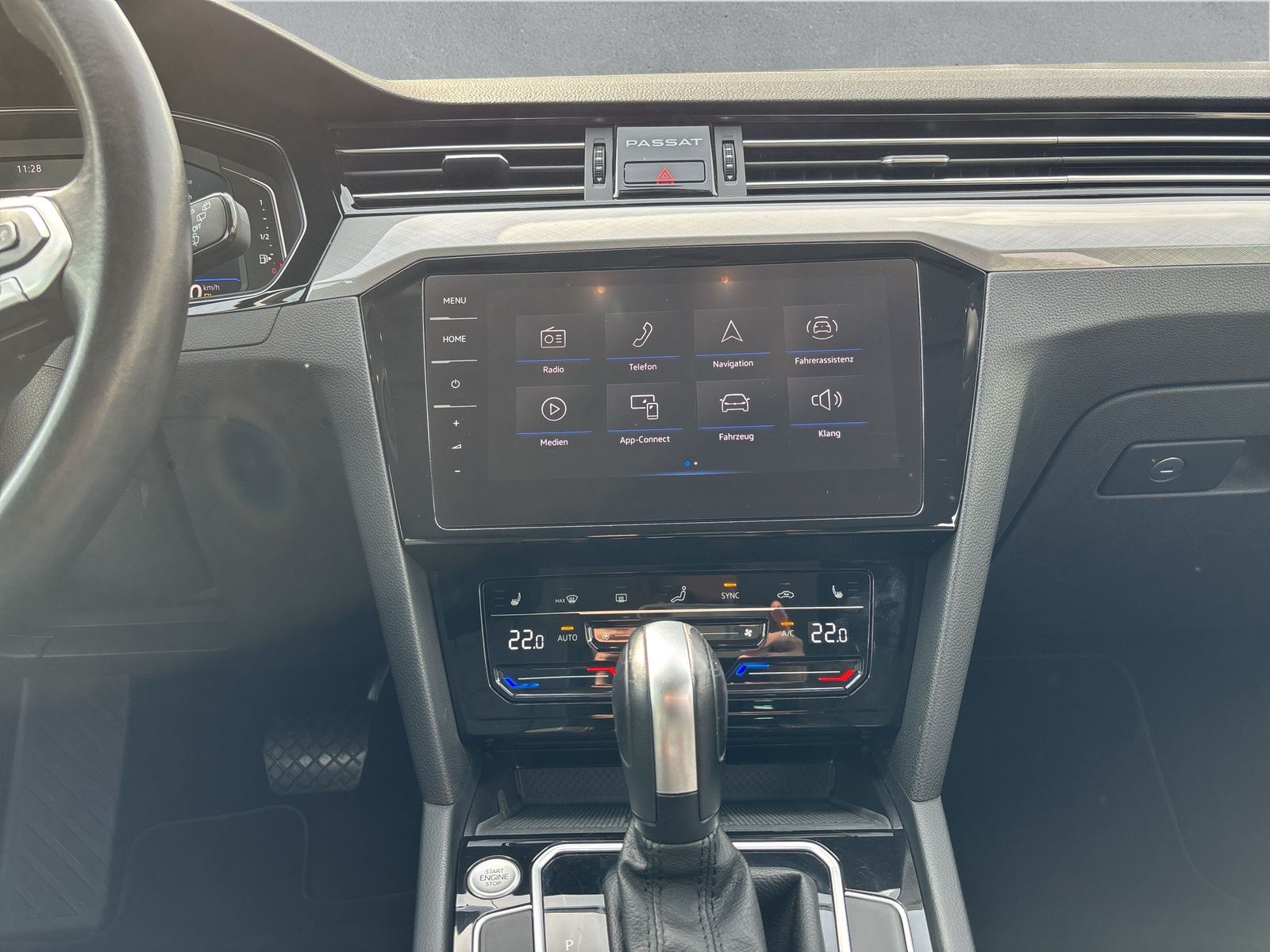 Fahrzeugabbildung Volkswagen Passat Variant Business 2.0 TDI DSG RFK App-Conn