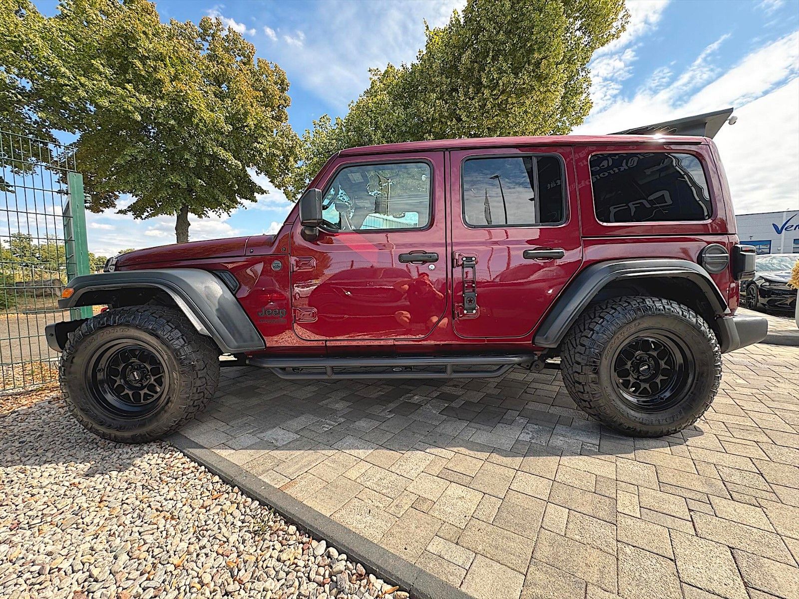 Fahrzeugabbildung Jeep Wrangler 2.0 T Unlimited SPORT S OFFROAD 4x4 19%