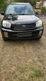 Toyota RAV 4 2.0 4x4 Automatik - - gebrauchte Toyota RAV 4 aus dem Jahr 2002