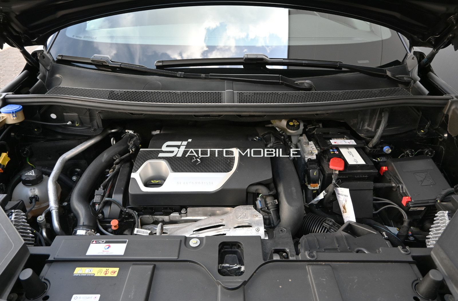 Fahrzeugabbildung DS Automobiles DS7 Crossback PureTech 180 PERF. LINE+ °AHK°PANO