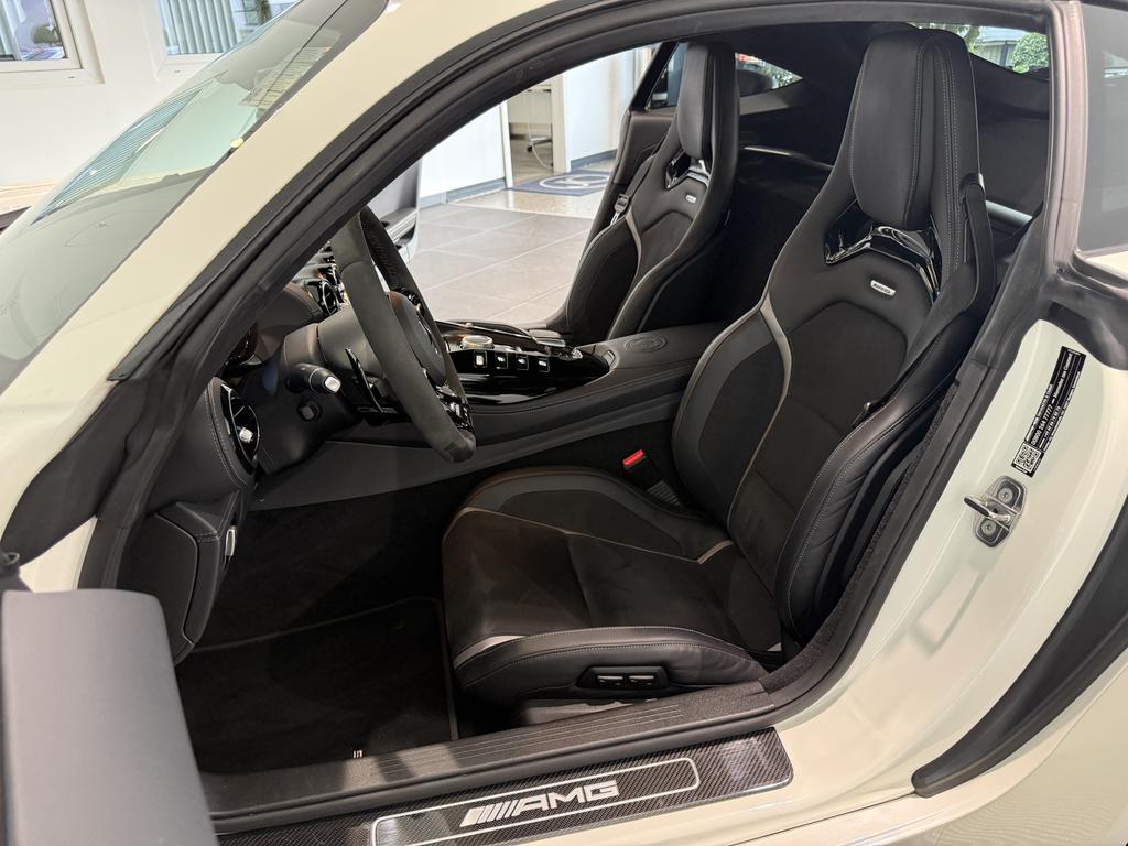 Mercedes-Benz AMG GT R