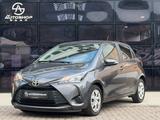 Toyota Yaris Comfort  CAMERA - Toyota Yaris mit Benzin-Antrieb: Limousine