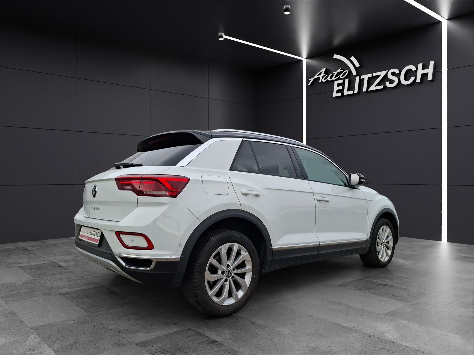 Fahrzeugabbildung Volkswagen T-Roc TSI Style DSG LED Navi AID ACC RFK SH