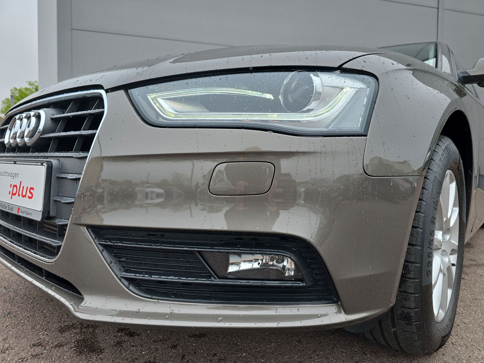 Fahrzeugabbildung Audi A4 Avant 1.8 TFSI Attraction 1.HAND XENON AHK