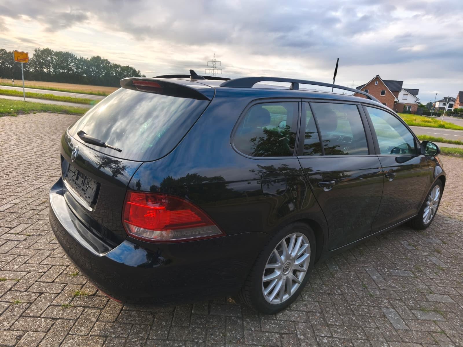 Volkswagen Golf 2012 — двигун 1.197 cm³, 105 HP (77kW)