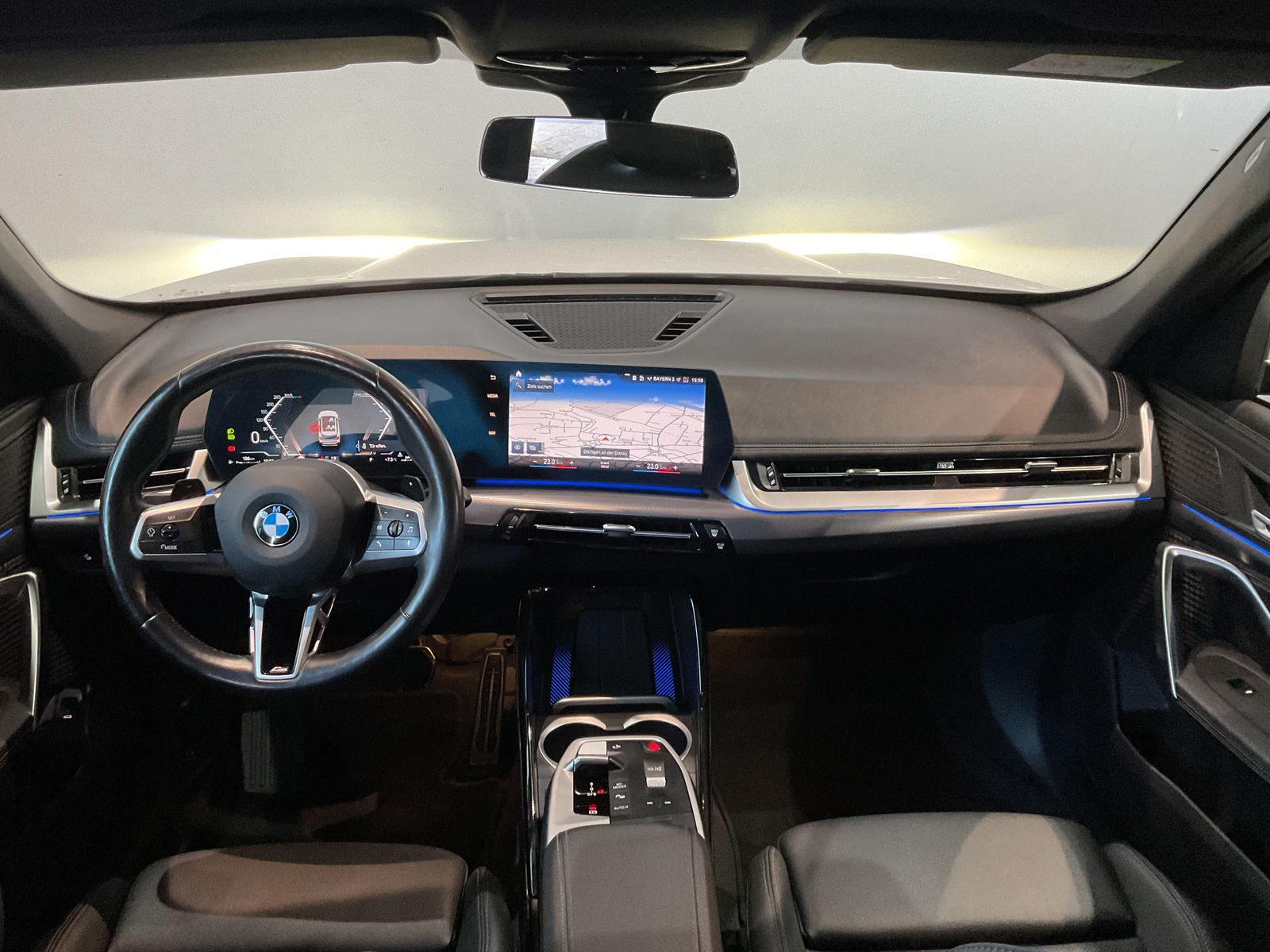 Fahrzeugabbildung BMW X1 sDrive18d SAV M Sportpaket DAB LED AHK Shz