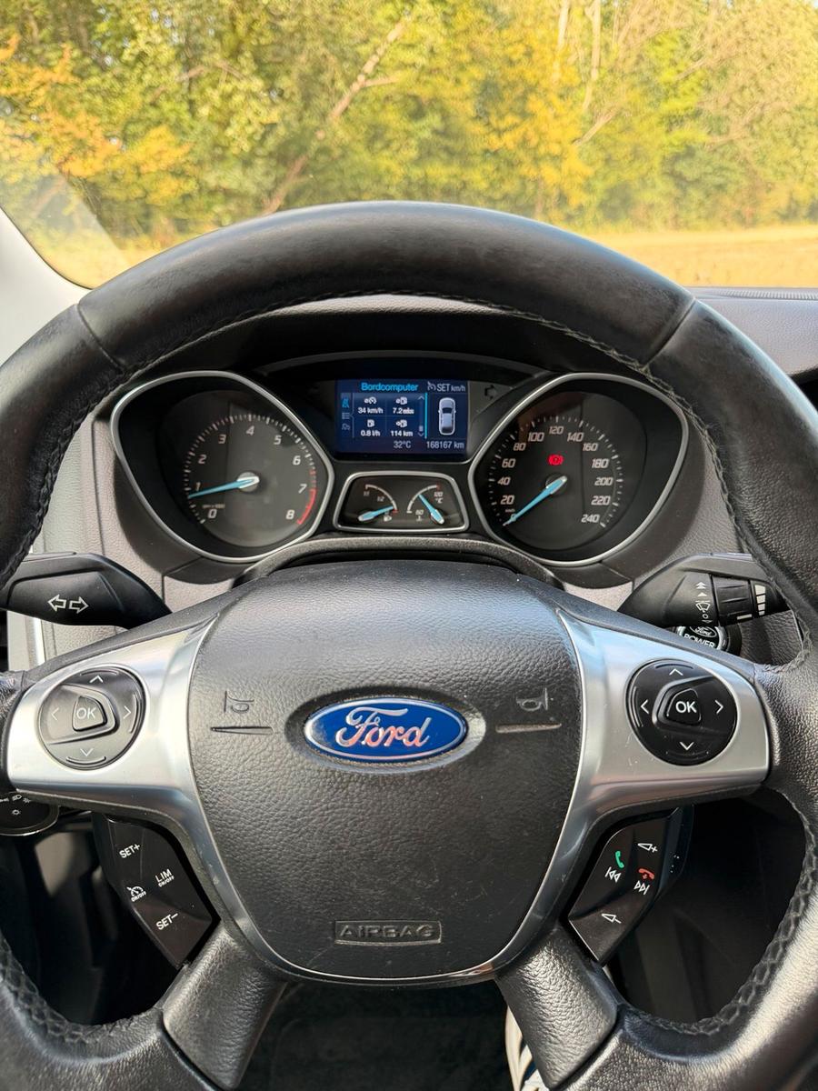 Ford Focus 2012 — photo 13