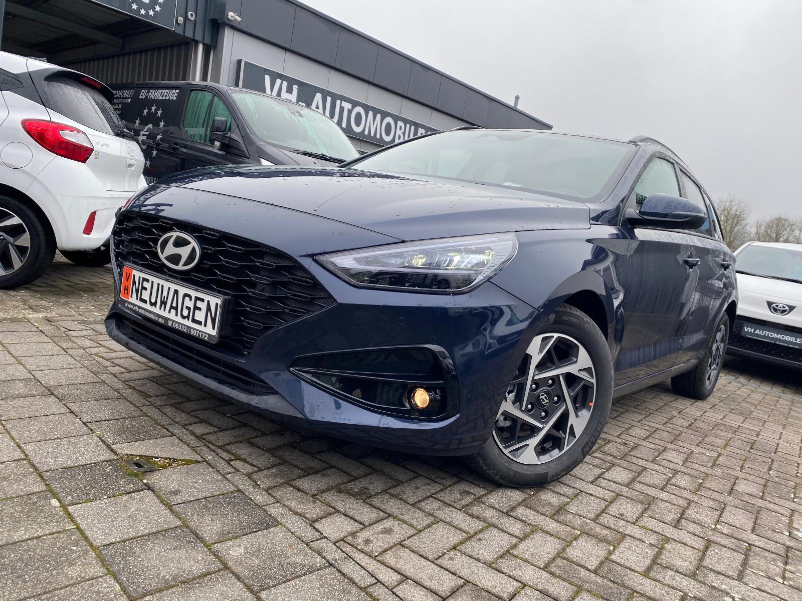 Hyundai i30cw1.5T*LED HSW*NAVI*R.KAMERA PDC vo&hi*Sitzhz