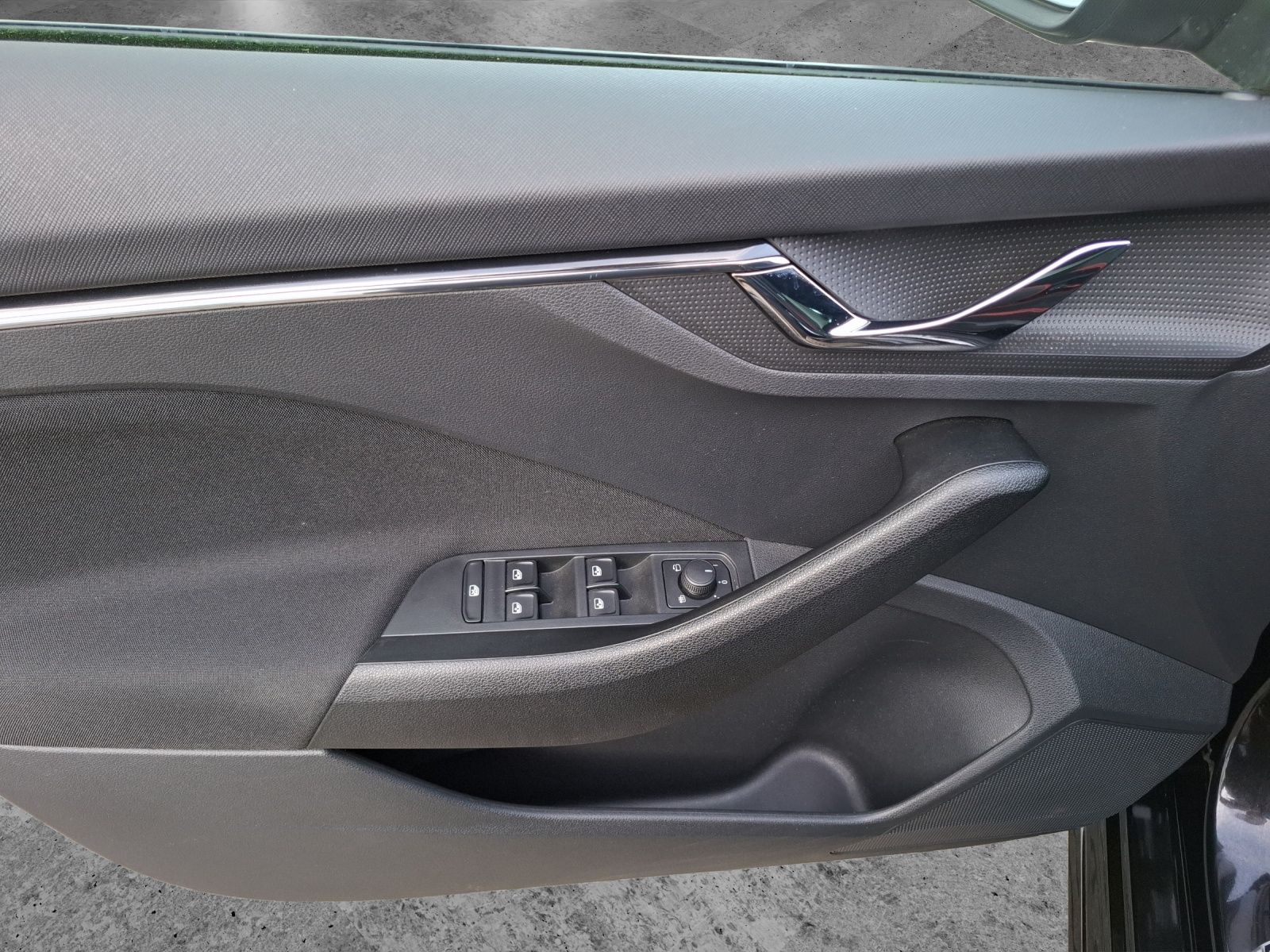 Fahrzeugabbildung SKODA Kamiq TSI Monte-Carlo LED Navi AID Pano ACC PDC