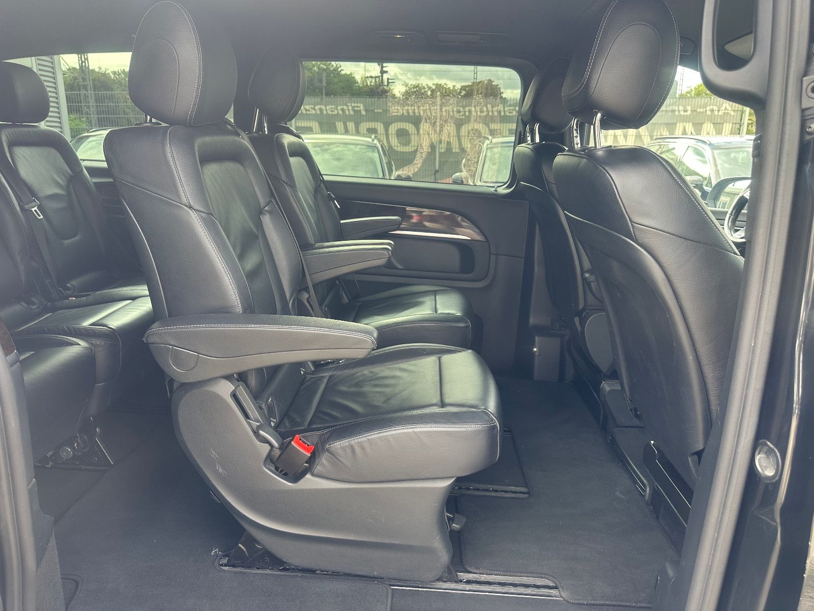 Fahrzeugabbildung Mercedes-Benz V 250d 4MATIC AVANTGARDE*AHK+EXTRA LANG