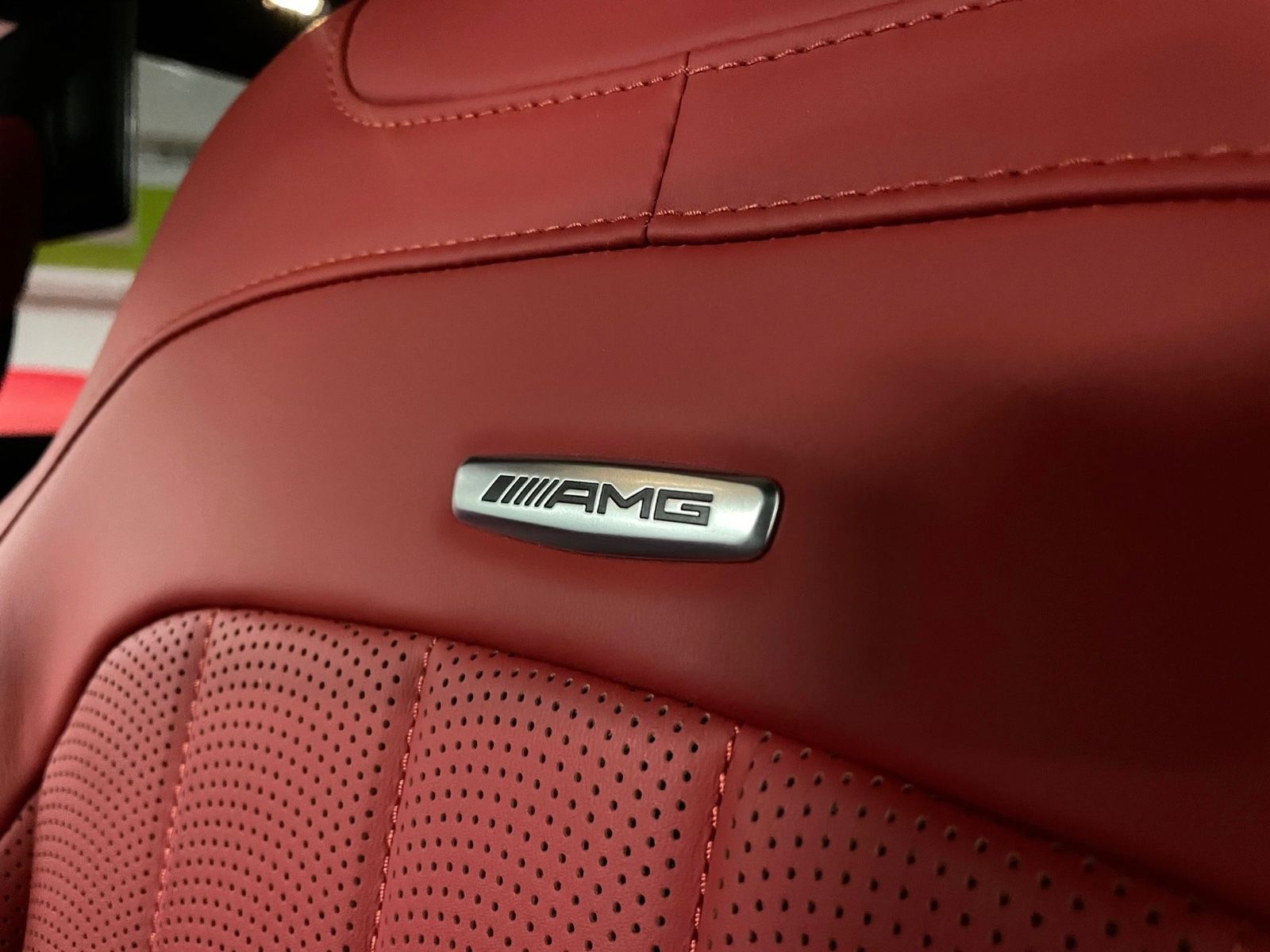 Fahrzeugabbildung Mercedes-Benz G 63 AMG RED INT CARBON NIGHTPACKII MASSAGE FULL