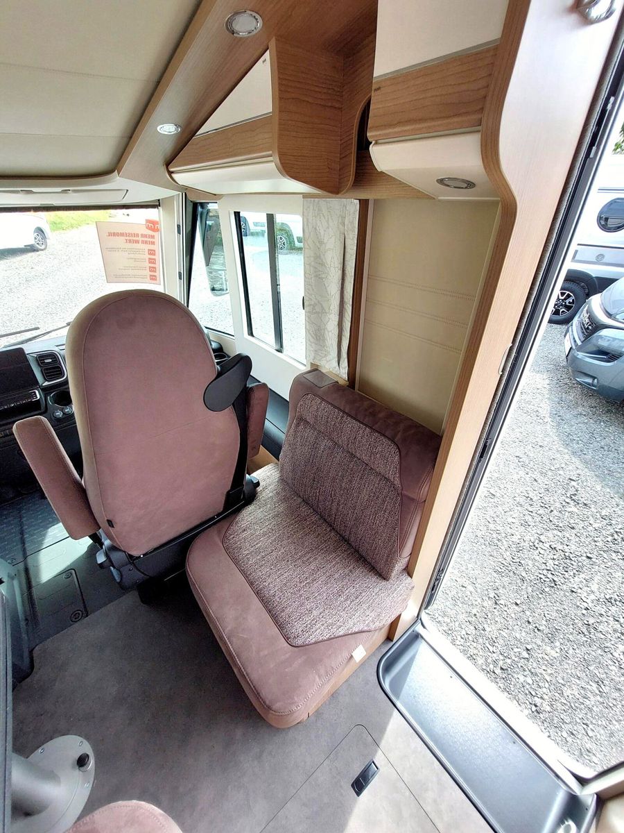 Fahrzeugabbildung Malibu I 460 KB LE comfort Automatik Markise