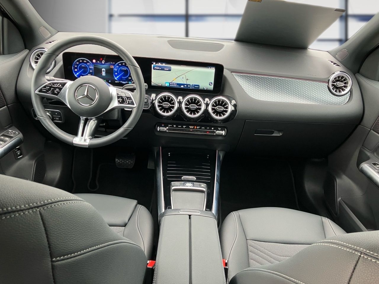Fahrzeugabbildung Mercedes-Benz EQA 250+ BONUS+PANO+AMBIENTE+LENKRADHEIZ+KAMERA+